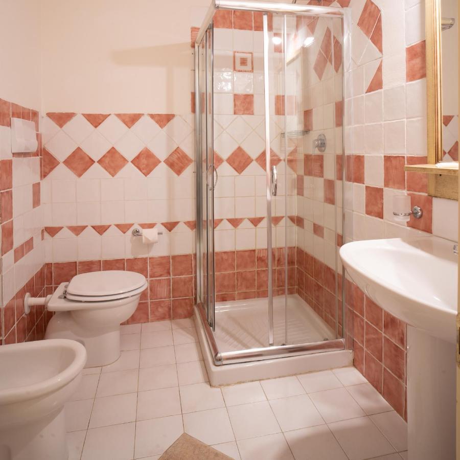 Hotel Pedra Santa Baja Sardinia Exteriör bild
