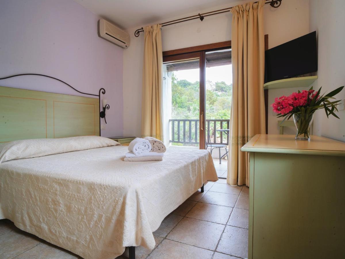 Hotel Pedra Santa Baja Sardinia Exteriör bild