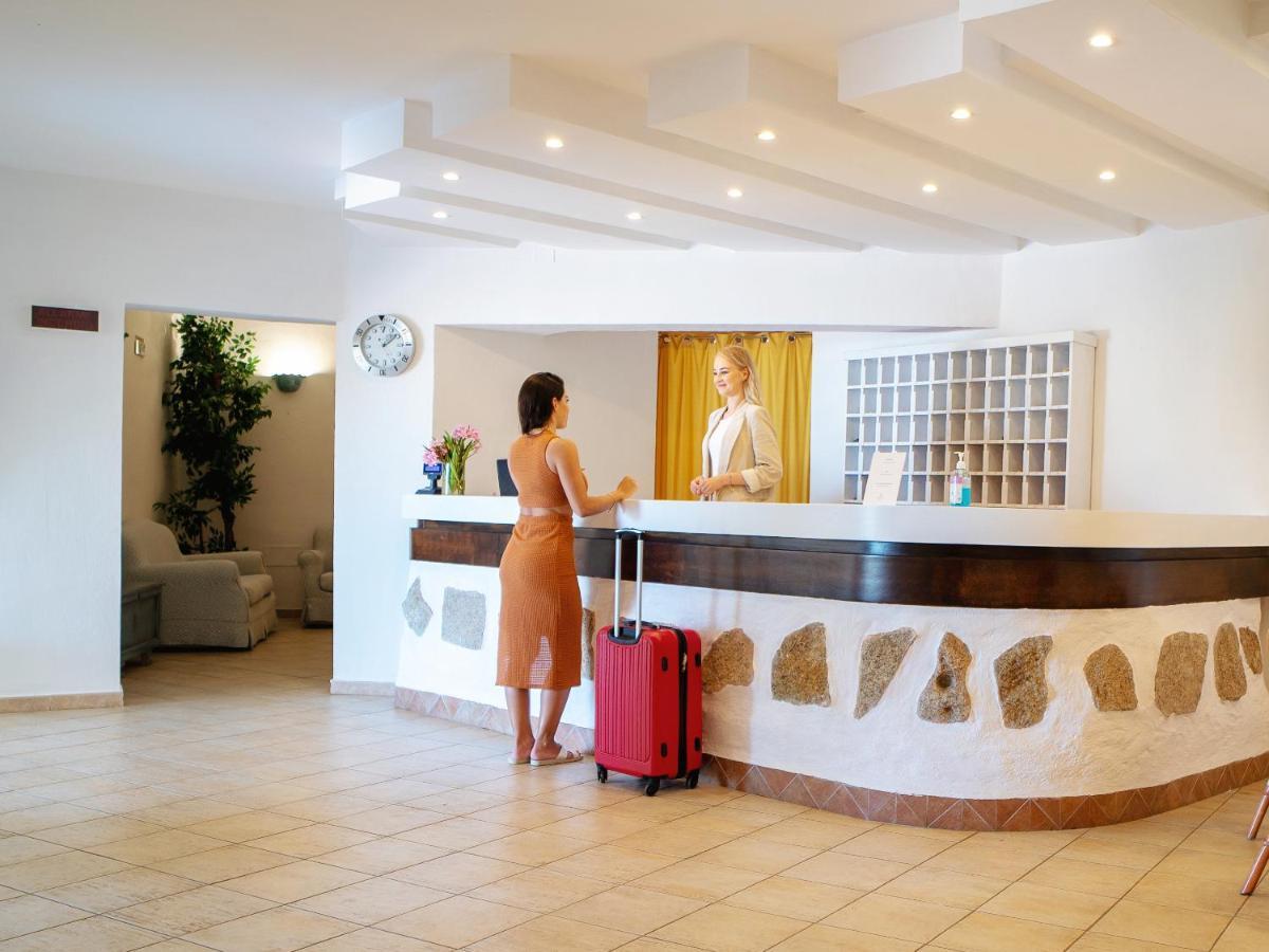 Hotel Pedra Santa Baja Sardinia Exteriör bild