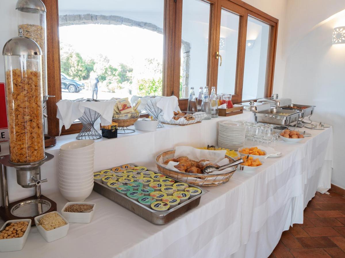 Hotel Pedra Santa Baja Sardinia Exteriör bild