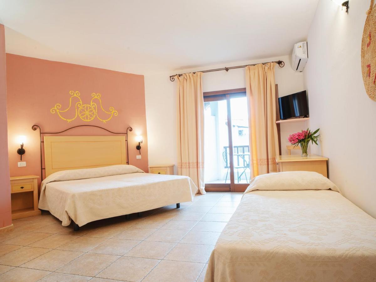 Hotel Pedra Santa Baja Sardinia Exteriör bild