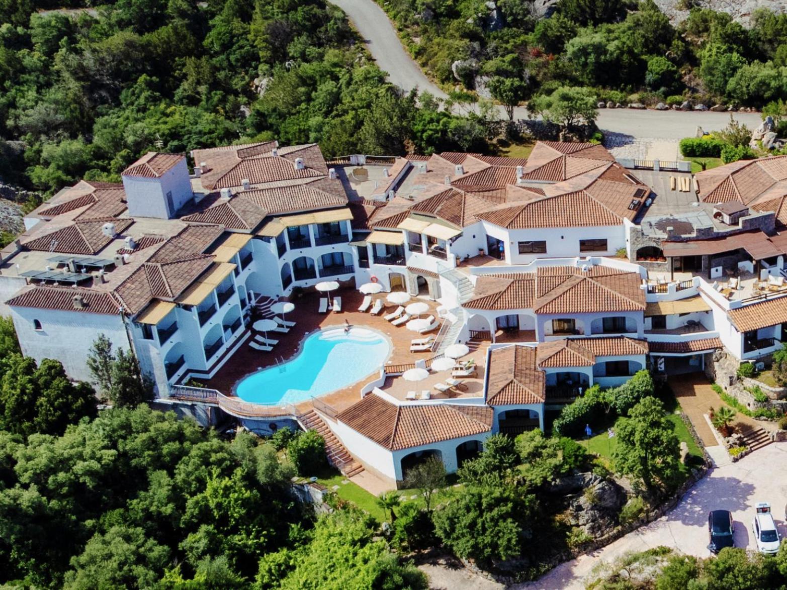 Hotel Pedra Santa Baja Sardinia Exteriör bild