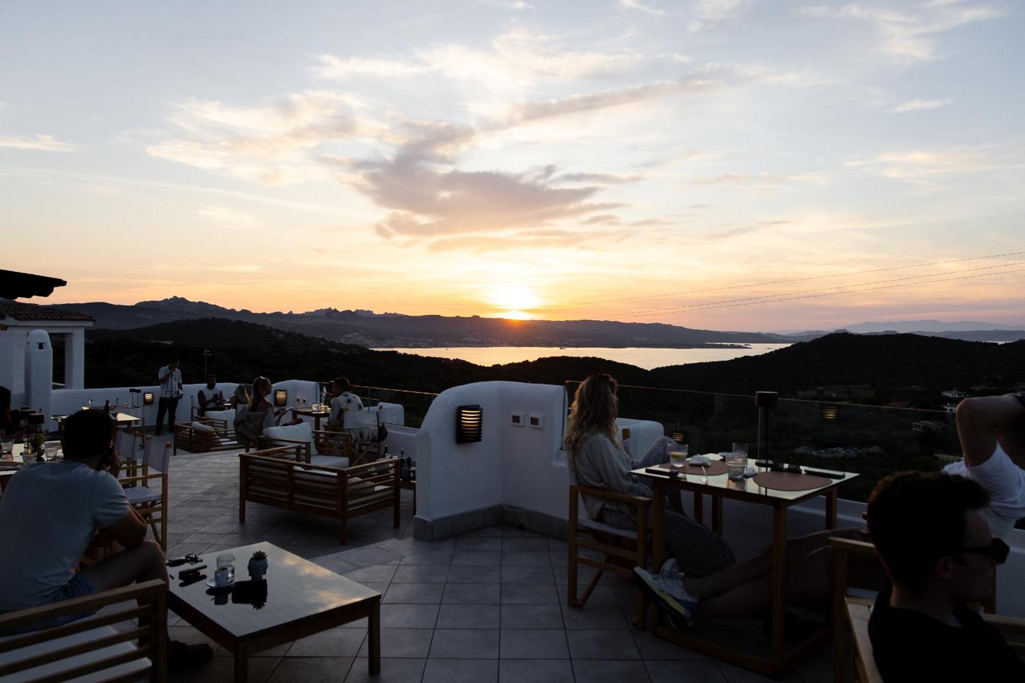 Hotel Pedra Santa Baja Sardinia Exteriör bild